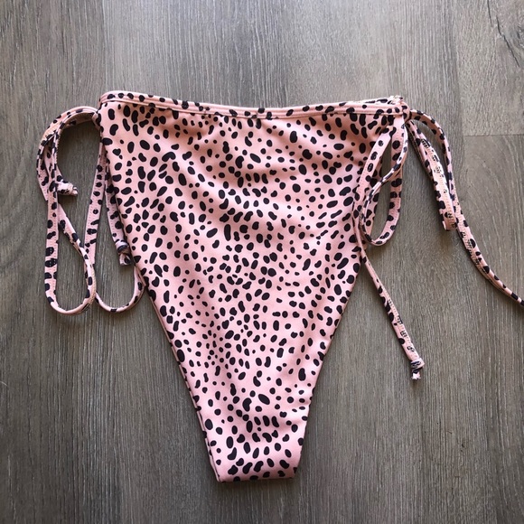 Nasty Gal High Waisted Dalmatian Bikini Bottoms 6 - Picture 3 of 6
